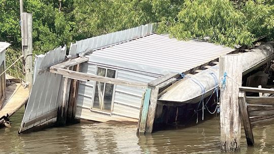 LDWF seeks owners of unregistered houseboats