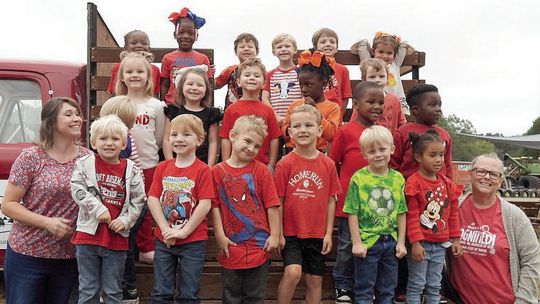 Mangham PreK-4 students get early start on Halloween with trip to pumpkin patch