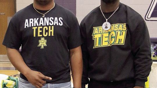 Mangham students sign with Arkansas Tech