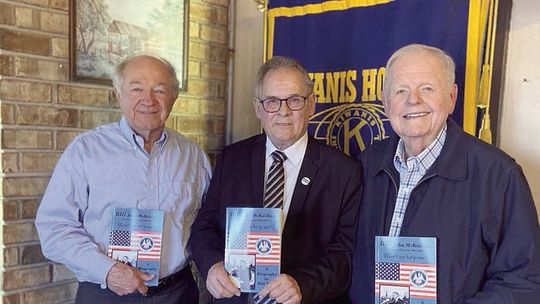 Pastor discusses new book with Kiwanis Club