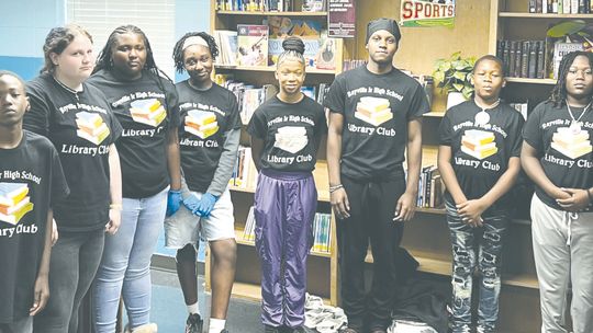 RJHS Library Club celebrates D.E.A.R. Day