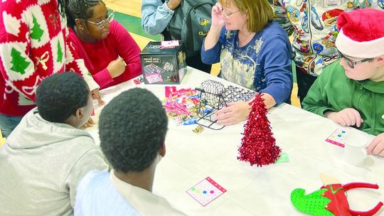 RJHS spreads holiday cheer Hornet style
