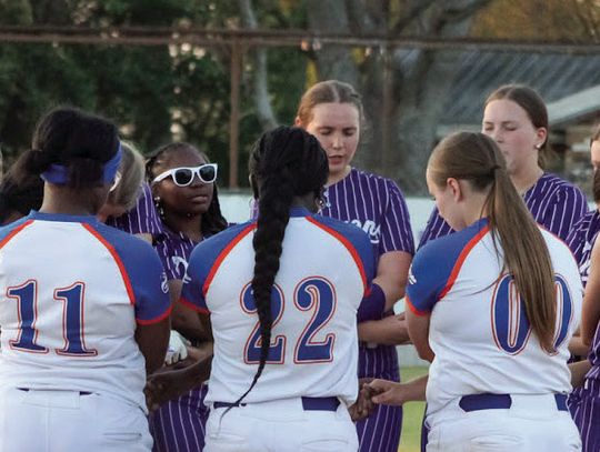 Mangham outslugs DCS in district softball play