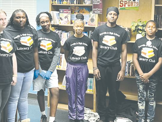 RJHS Library Club celebrates D.E.A.R. Day