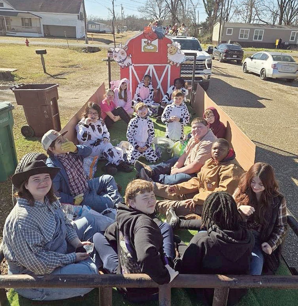 DCS students win best float in stockshow parade