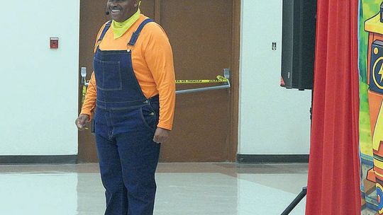 Big Buddy Roger brings fun and learning to Richland youth