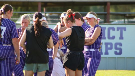 Mangham outslugs DCS in district softball play